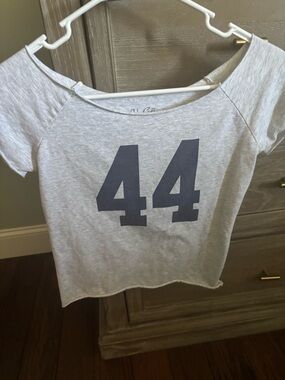 Brandy Melville off the shoulder fitted tee